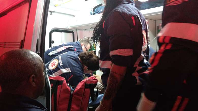 Homem baleado no Flórida continua na UTI e suspeito de atirar estava de bicicleta