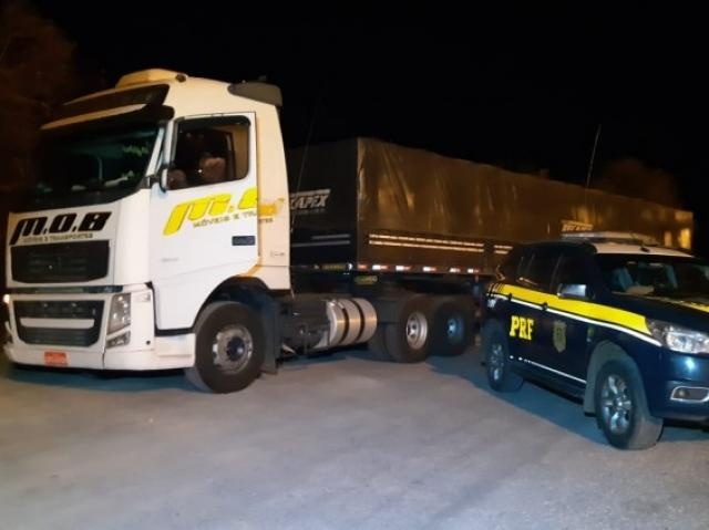 Motorista estranha rota, aciona PRF e roubo de carreta é descoberto
