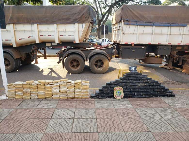 Operação da PF na fronteira prende traficantes e apreende mais de 250kg de cocaína