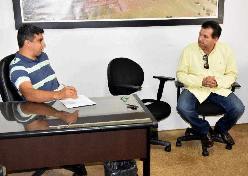 Miltinho se reúne com empresário e vereadores e vislumbra a possibilidade do renomado Laticínio Maná se instalar em Glória de Dourados