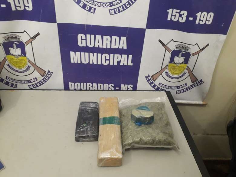 Mineiro é preso com droga e conta versões diferente à polícia
