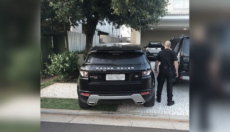 Pagando de bacana: borracheiro é detido após dar rolê com Range Rover de cliente