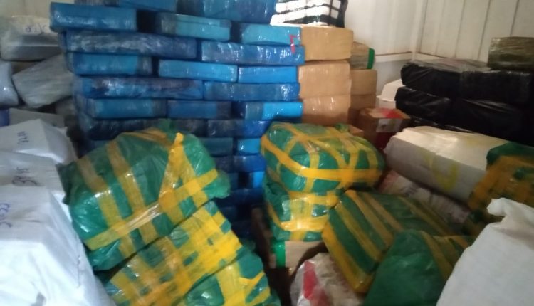 Narcotráfico: Pai e filho são presos após polícia estourar depósito de drogas