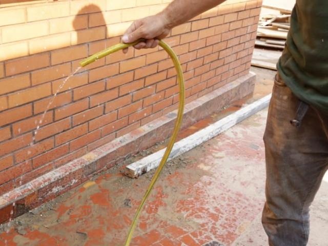 Calor impõe alerta para cliente não levar susto com faturas de água e luz