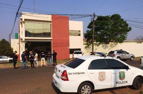 Empresário é ferido a tiros na cabeça por pistoleiros na fronteira