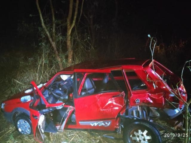 Mulher morre ao ser arremessada de carro em acidente na MS-446