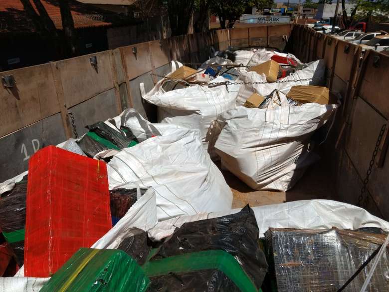 Homem é preso com mais de 5t de maconha em carreta