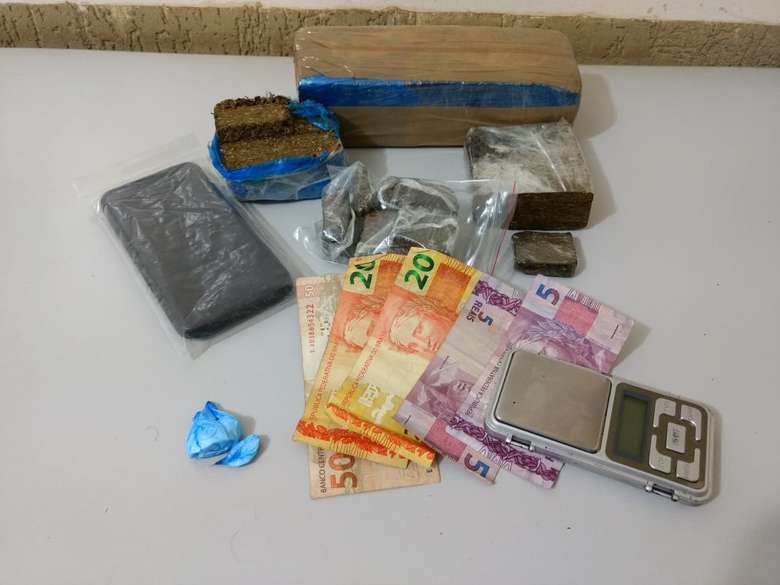 Polícia prende um e fecha ‘boca de fumo’ no Jardim Santa Maria