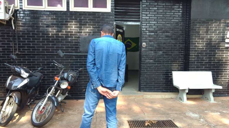 Acusado de assassinar homem após discussão por porcos disse ter se escondido em mata antes de fugir