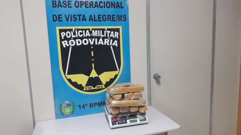 Passageiro de ônibus é preso transportando maconha