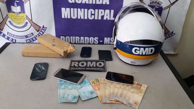 Dupla com tornozeleira volta a ser presa no Estrela do Leste