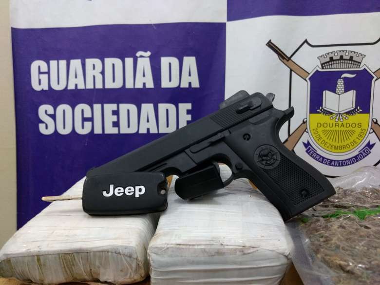 Renegade carregado com maconha é apreendido na Cachoeirinha