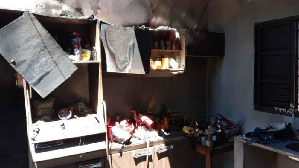 Jovem acostumado a ‘tocar o terror’ não aceita fim de namoro e incendeia casa