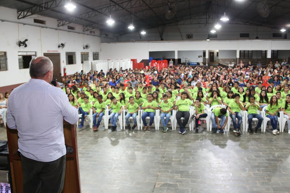 Estudantes do 5º ano participaram de formatura do PROERD em Deodápolis 