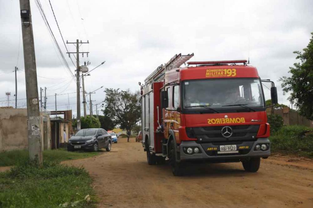 Motorista de 21 anos atropela idosa e neta no Campo Nobre