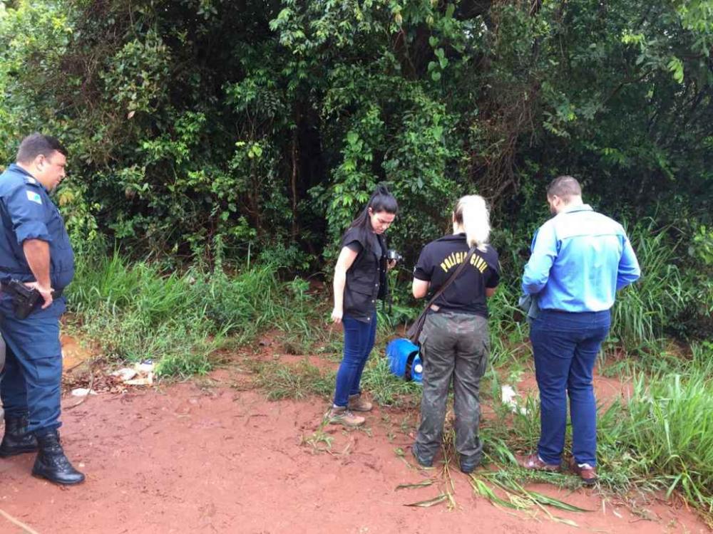 Corpo é encontrado em tambor na fronteira e polícia investiga se é de adolescente