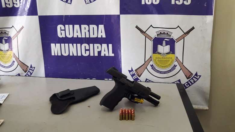 Em abordagem a veículo, Guarda apreende 9mm com 15 munições