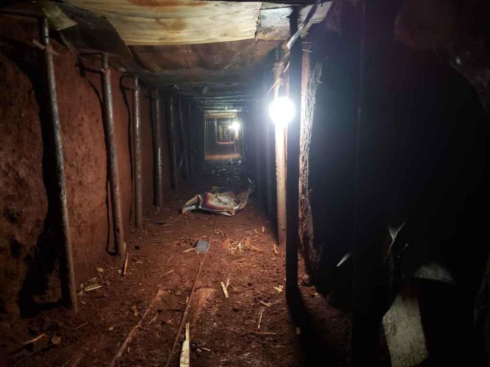 Quadrilha que escavou túnel para roubar banco pretendia passar fim de ano em casa