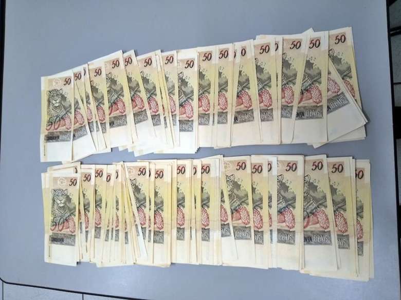 Polícia flagra estelionatário comandando golpe de dentro da cadeia