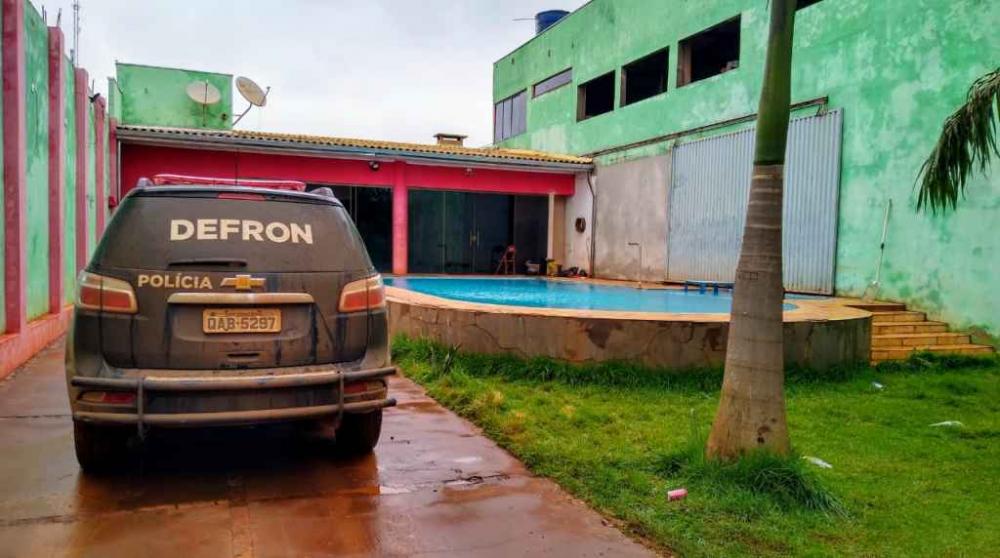 Após fuga em massa na Fronteira, polícia estoura ‘casa de apoio’ do PCC em Dourados e 6 são presos