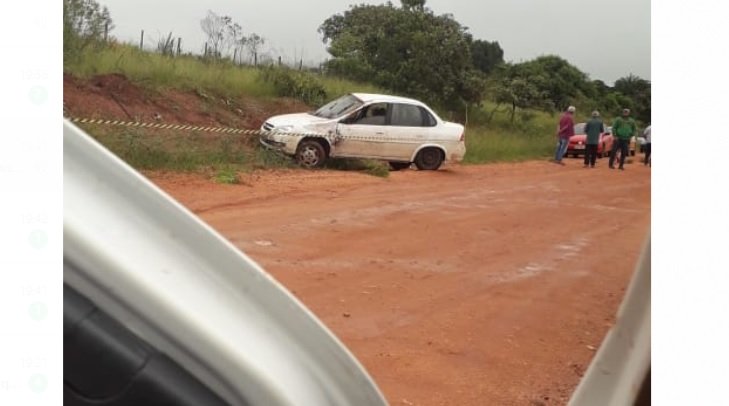 Menino de 12 anos morre ao ser lançado de carro em capotamento