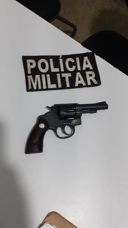 Após denúncias, homem de 48 anos foi preso com revolver calibre 32 em Deodápolis 