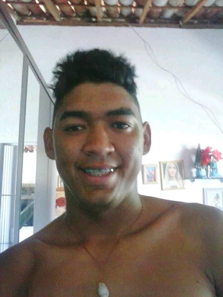 Família busca informações de rapaz que veio trabalhar na região de Deodápolis e desapareceu