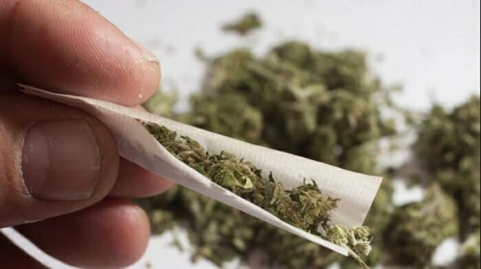 No sábado (14), PM apreendeu homem com droga na rodoviária de Deodápolis 