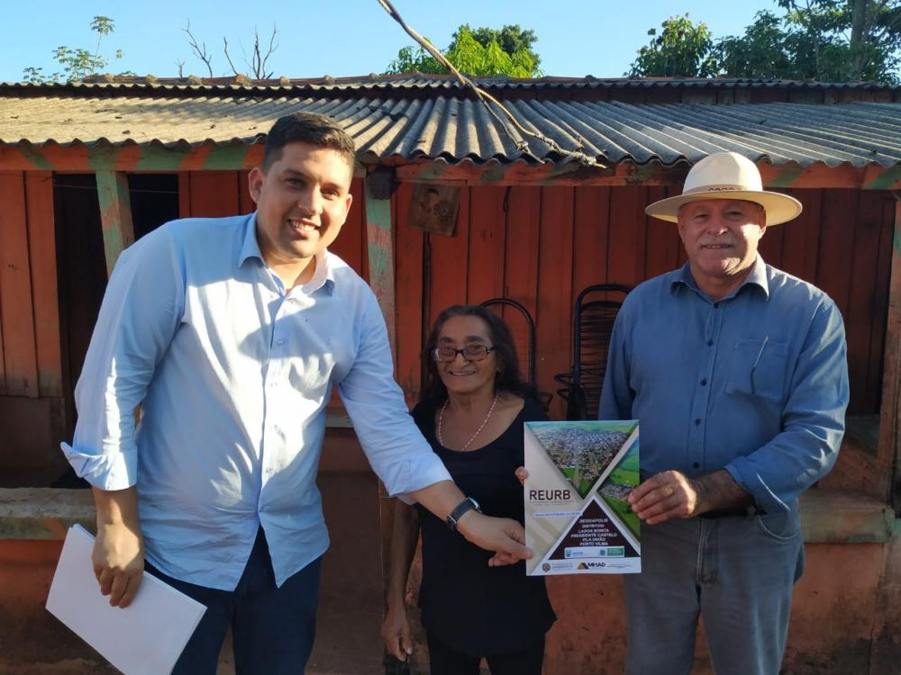 Famílias de Deodápolis são beneficiadas com a entrega de títulos de propriedade de seus imóveis