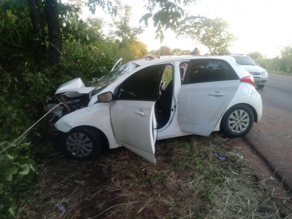 Amigos estavam com carro emprestado quando sofreram acidente na MS 276 entre Deodápolis e Lagoa Bonita 
