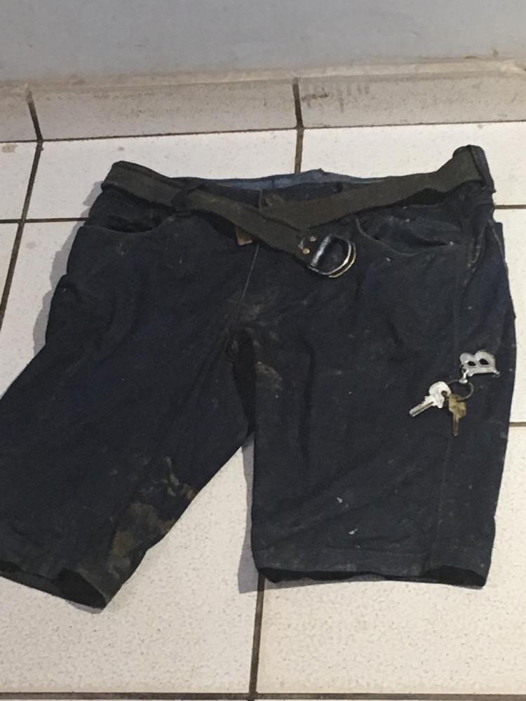 Bermuda encontrada em córrego com o corpo da vítima. Foto: Divulgação