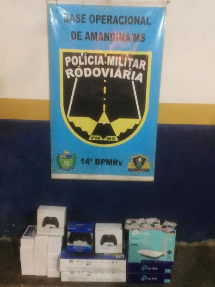 As mercadorias apreendidas foram entregues na Receita Federal - Crédito: Divulgação 