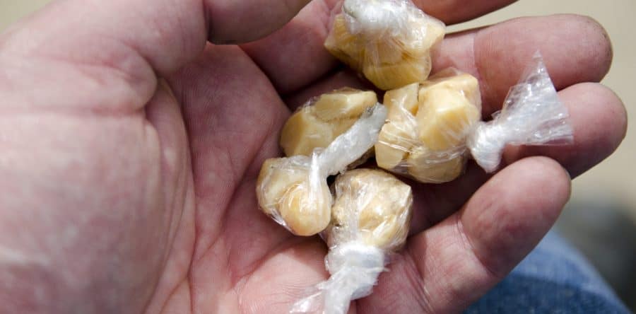 Durante abordagens em Lagoa Bonita, homem foi preso em taxi com 210 gramas de Crack 