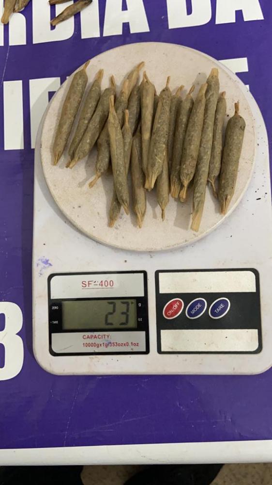 No local foram encontrados 20 cigarros de maconha - Crédito: Divulgação GMD 