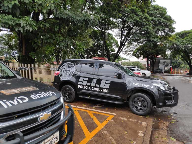 Policiais do SIG estão em busca do suspeito pelo atentado - Crédito: Osvaldo Duarte/Dourados News 