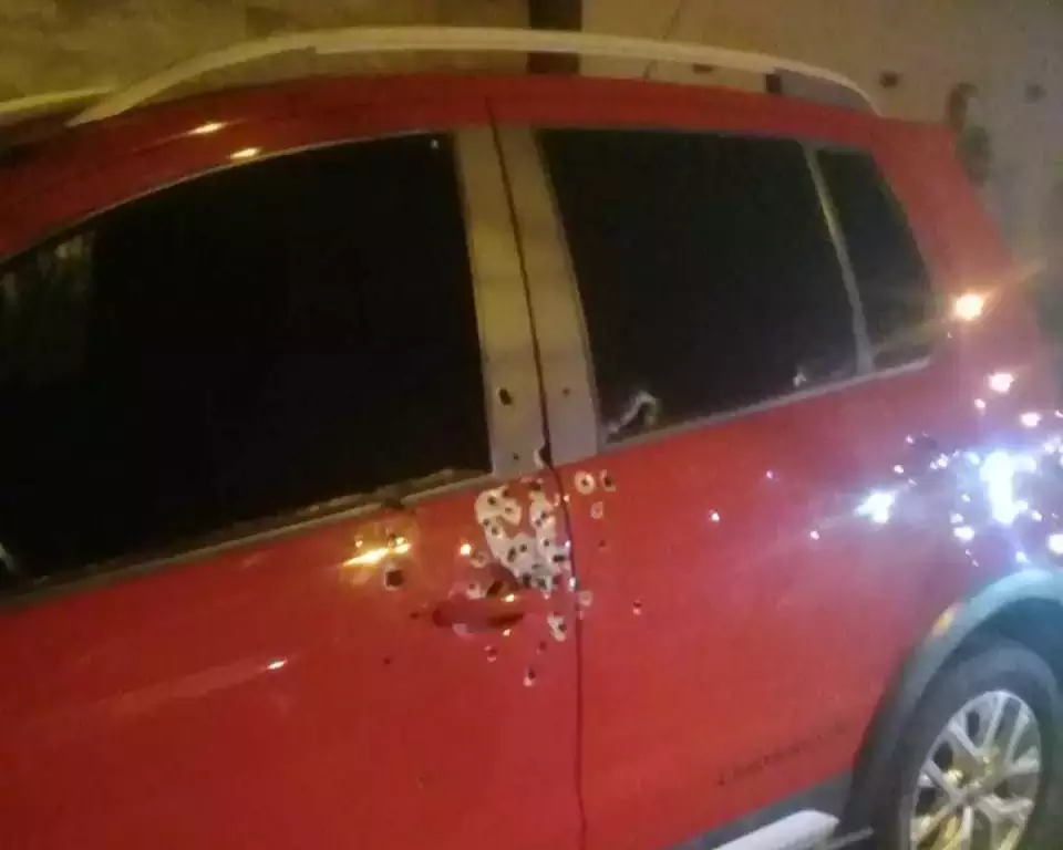 Todos os tiros foram disparados na altura da cabeça do rapaz. (Foto: Direto das Ruas) 