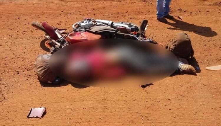 O motociclista morreu na hora. (Foto: reprodução/JP News)