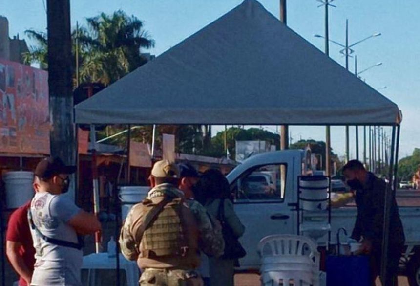 Em julho chegou a ser montado barracas na linha internacional de fronteira - Foto: Rádio Ñanduti 