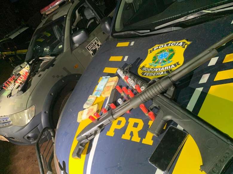 Armas foram apreendidas pela PRF - Crédito: Divulgação/PRF 