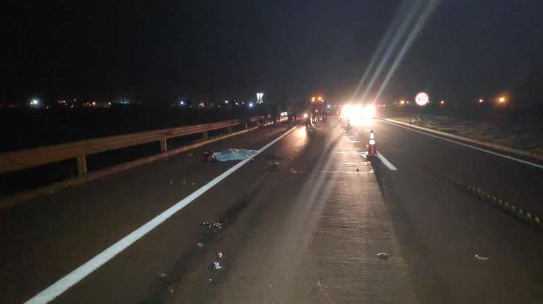 Acidente entre carreta e motocicleta mata mulher na BR-163
