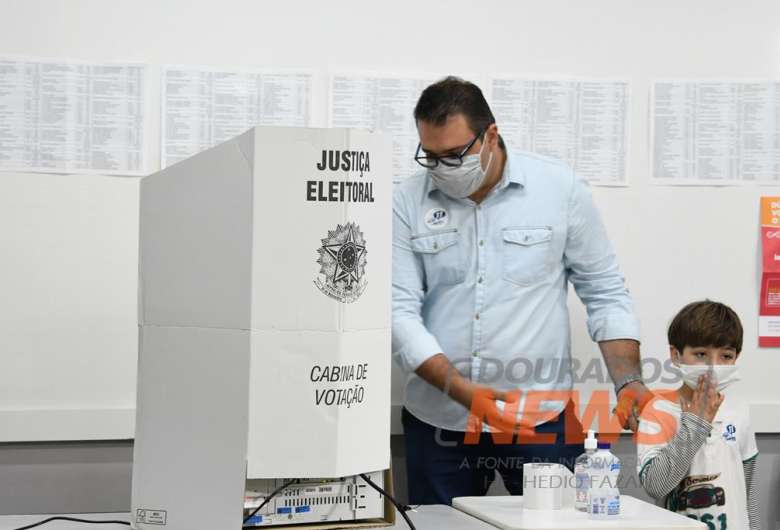 Alan Guedes foi eleito prefeito de Dourados com 2.592 votos de vantagem para o segundo colocado, Barbosinha - Crédito: Hedio Fazan/Dourados News 