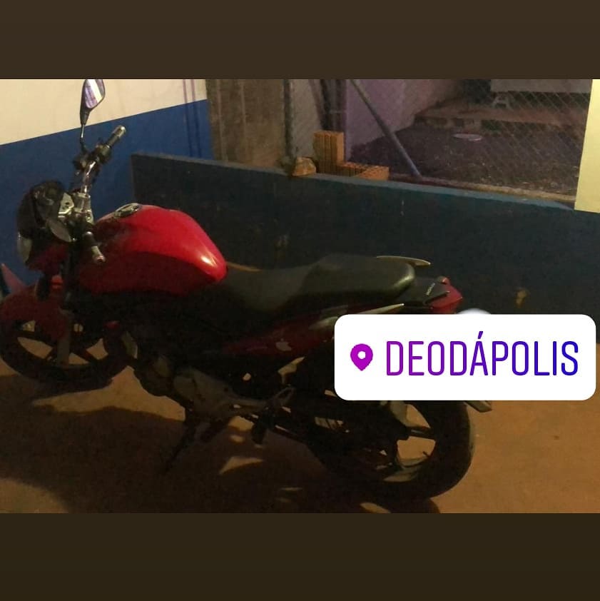 Jovens foram detidos com drogas escondidas em moto em Deodápolis 