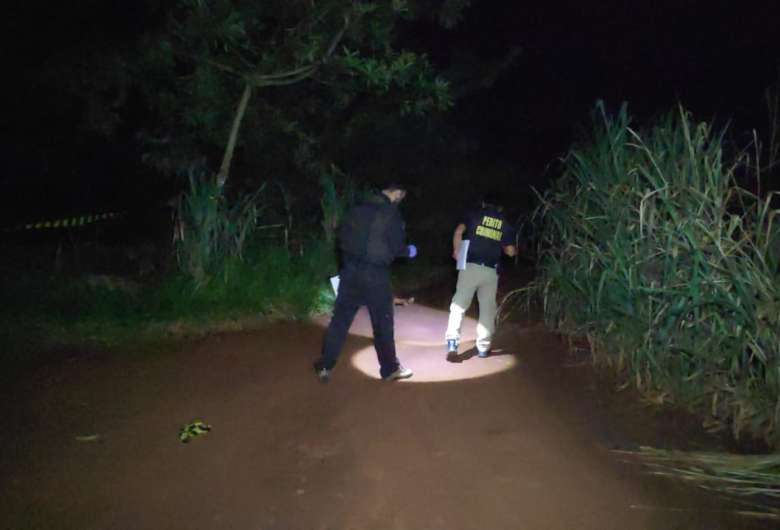 Corpo da vítima foi encontrado por morador na Aldeia Bororó - Crédito: Osvaldo Duarte/ Dourados News