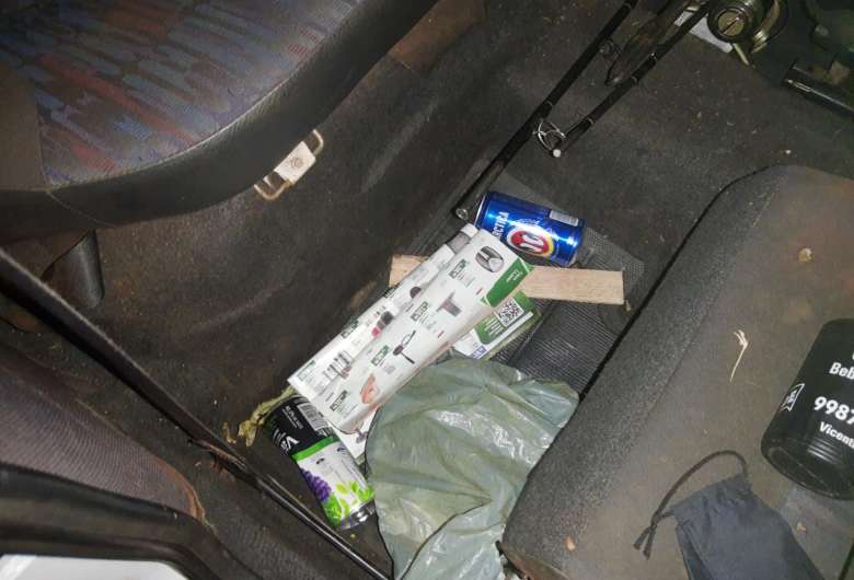 Lata de cerveja encontrada em um dos veículos - Crédito: Divulgação GMD 