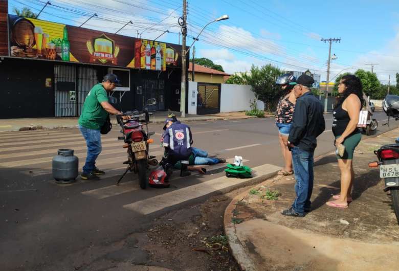 O homem foi socorrido ao HV - Crédito: Osvaldo Duarte/ Dourados News 