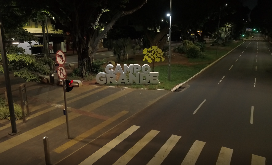 Avenida Afonso Pena na madrugada de segunda-feira, primeiro dia de 