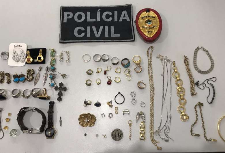 Material apreendido com a autora - Crédito: Divulgação PCMS 