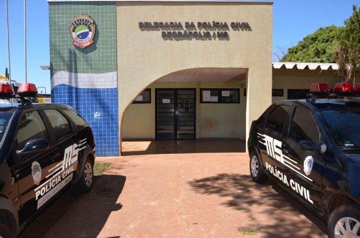 Mulher procurou a polícia após bandidos furtarem máquina de lavar roupas de sua residência 