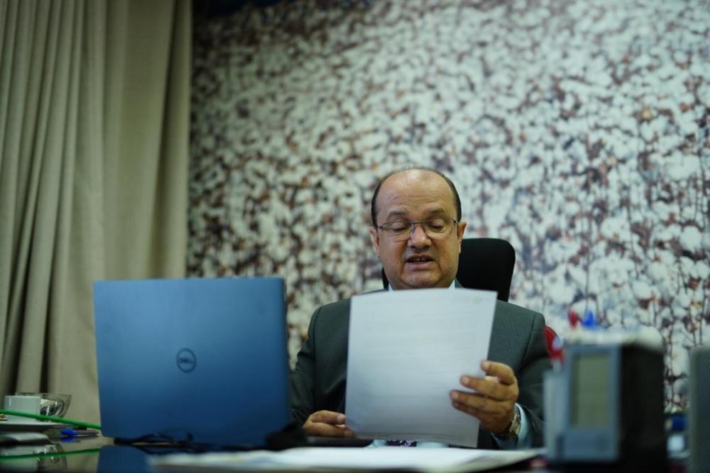 “Ainda não há um cronograma definido para que esses estudantes recebam a vacina aqui em Dourados”, lamentou o deputado