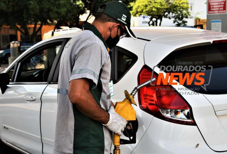 Preço da gasolina tem queda em Dourados, aponta ANP